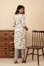 Women's White Floral Printed Kurti Set - mymaa