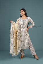 Women's Leheriya Print Kurta Set - mymaa