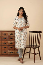 Women's White Floral Printed Kurti Set - mymaa
