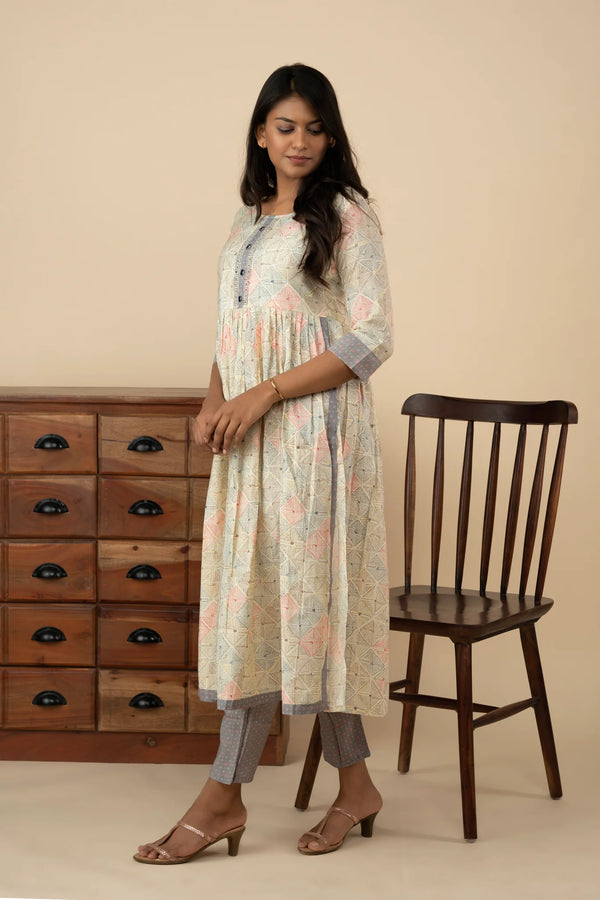 Grey & Cream Polka Dotted Harlequin Printed Naira cut Kurti Set - mymaa