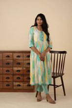 Women's Multicolor Silk Blend Three Quarter Sleeve Kurti Set - mymaa