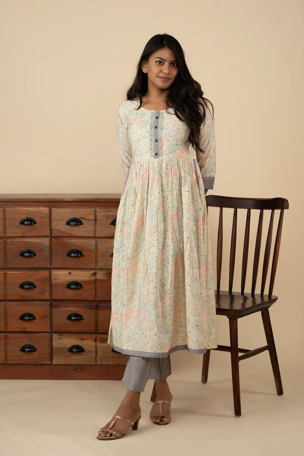 Grey & Cream Polka Dotted Harlequin Printed Naira cut Kurti Set - mymaa
