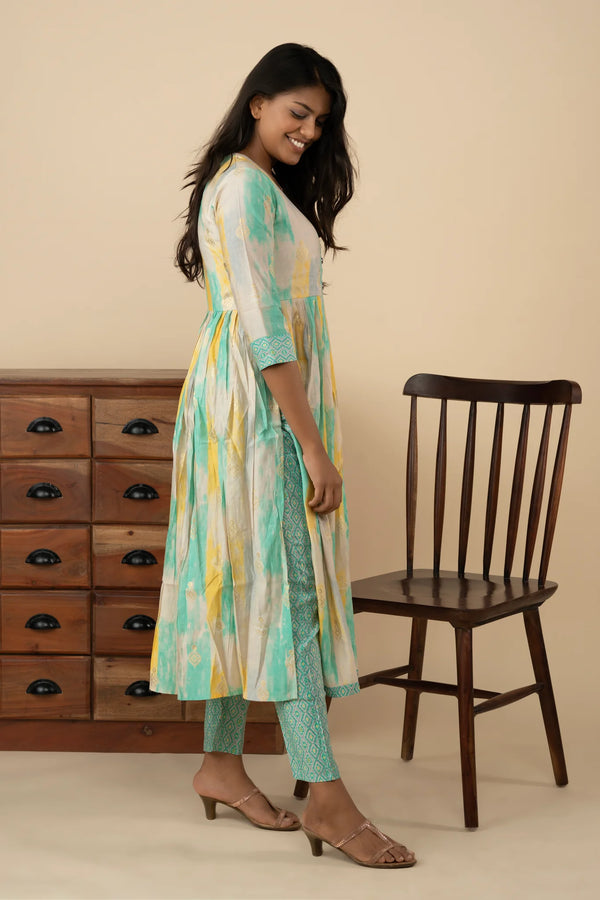Women's Multicolor Silk Blend Three Quarter Sleeve Kurti Set - mymaa