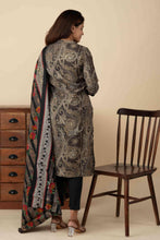 Women's Silk Scroll Printed Kurta Set - mymaa